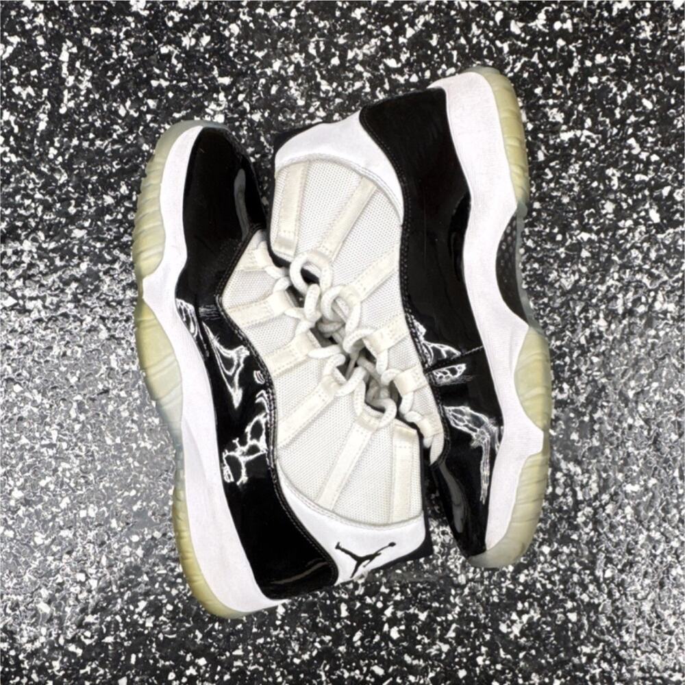 Jordan Air Jordan 11 Retro Concord Men's Athletic Sneakers White Black 378037-1…